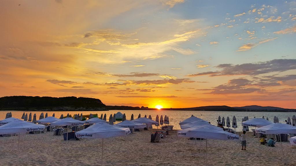 Atliman Beach Park Hotel Китен Экстерьер фото